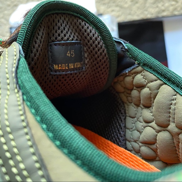 Versace Chain Reaction Sneaker - Picture 6 of 8